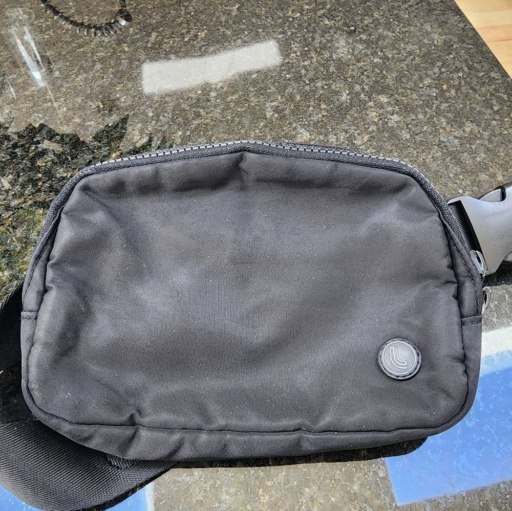 LoLe Fanny Pack Crossbody Bag
